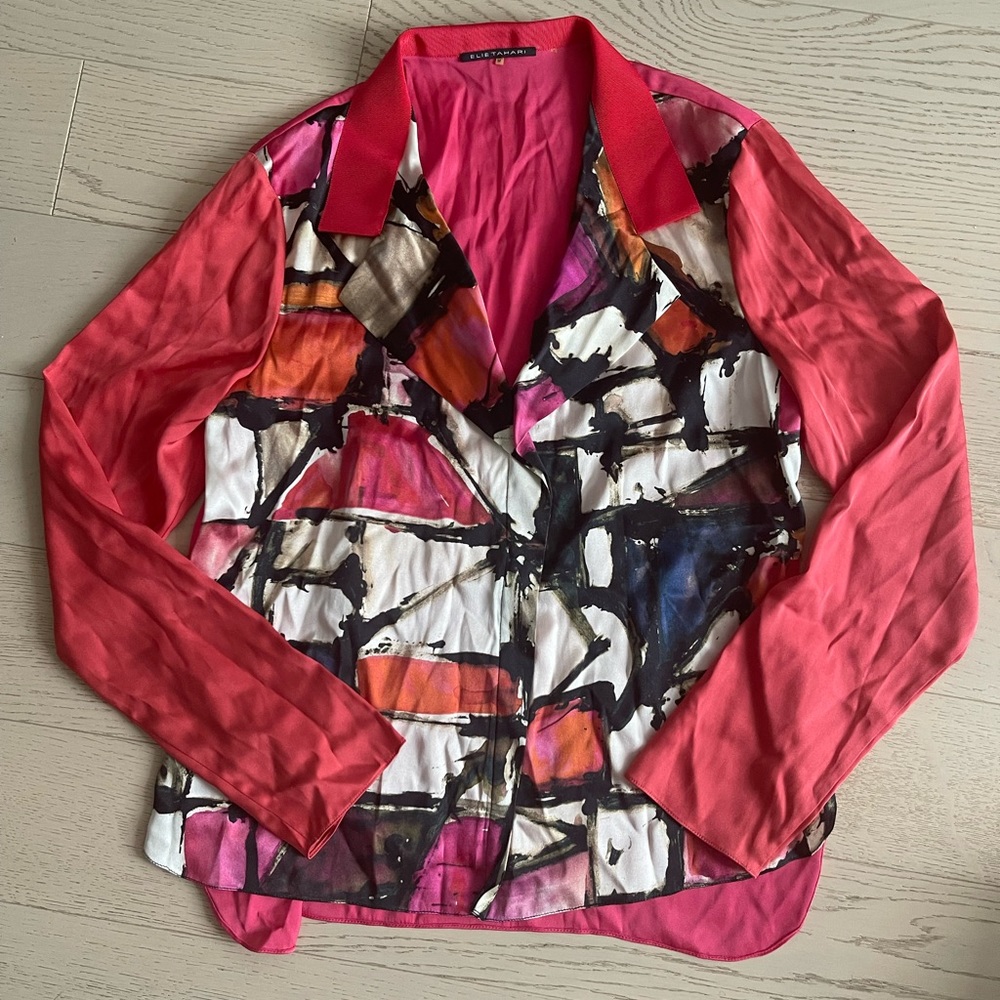 Ellie Tahari silk blouse size Medium gorgeous print and color